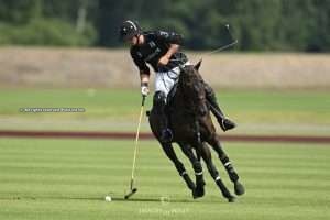 Finales en Guards; comenzó la Apsley Cup en Cirencester Park Polo Club